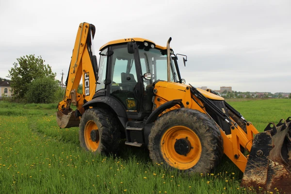 Фото Аренда экскаватора-погрузчика JCB 5 CX