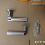 Фото №2 Продам дверные ручки “Adro (цам) белый никель/хром”