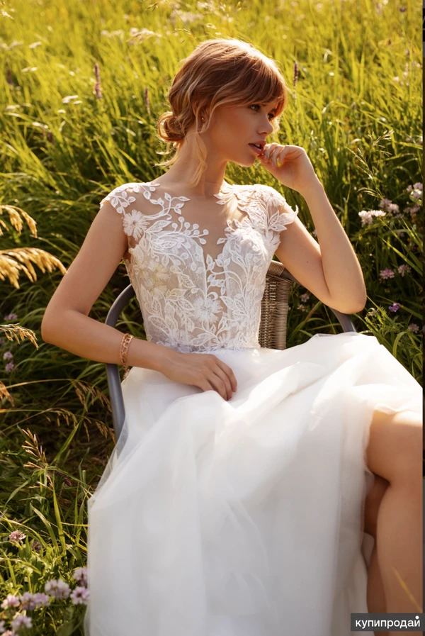 Фото Изящное свадебное платье А-силуэта со шлейфом