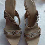 Фото №2 Сабо бежевые натуральная кожа с узором.