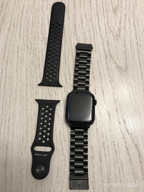 Фото Apple Watch 8/45 Nike