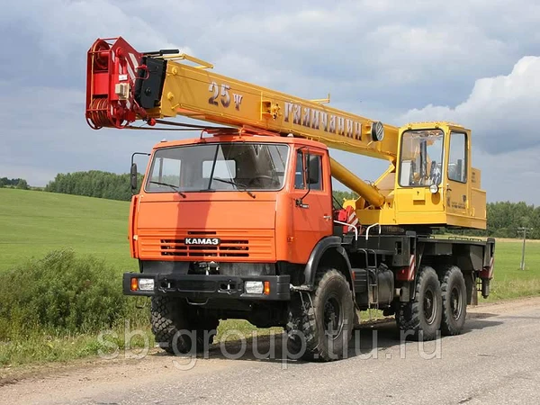 Фото Аренда автокрана 25 тонн в Санкт-Петербурге и ЛО