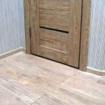 Фото №7 Установка МДФ полового плинтуса.