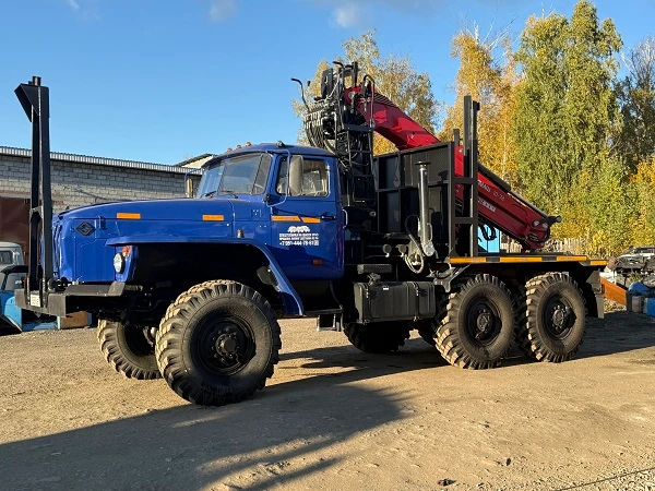 Фото Лесовоз Урал турбированный с новым манипулятором Велмаш 10-74