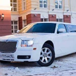 Покат лимузина Chrysler 300 C