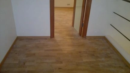 Фото Укладка ламината