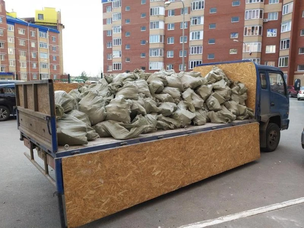 Фото Вывоз мусора с грузчиками