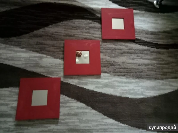 Фото Зеркало в деревянной рамке, комплект