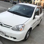 Авто в аренду Toyota Platz 1лит 2002г Белого цвета