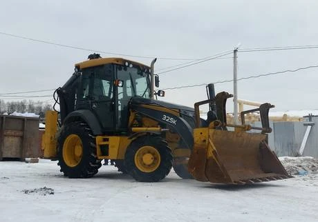 Фото Экскаватор-погрузчик John Deere 325K 2012 года