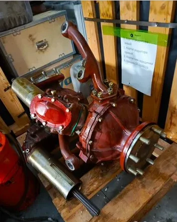 Фото Редуктор переднего моста левый мтз-82 (гору) (8 шпилек)