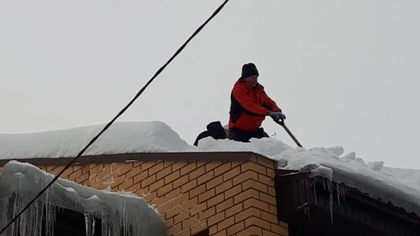Фото Удаление сосулек и наледи