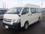 фото Грузопассажирский микроавтобус Toyota Hiace Van кузов GDH226K модификация DX 4х4, салон 2 – 5 мест грузопод 0,95 тн высокая крыша гв 2019 пробег 81 т.км белый