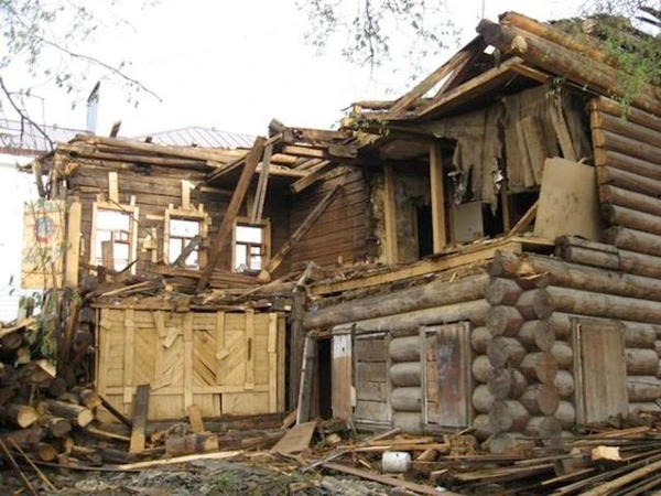 Фото Демонтаж домов, хоз. построек с вывозом мусора