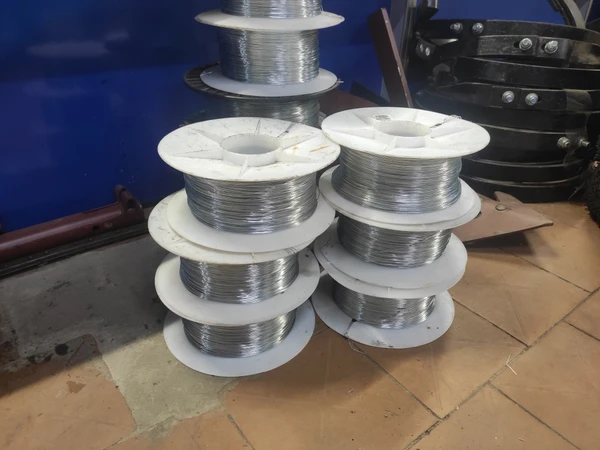 Проволока для электропастуха 1,2 мм, 1000 м, оцинкованная.