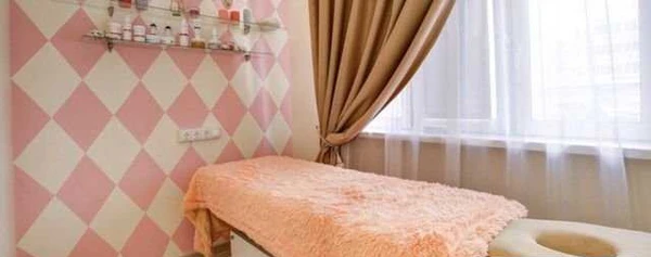 Фото Арендa рaбoчeго места косметолога перманент ресниц