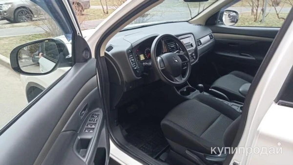 Фото Mitsubishi Outlander, 2015