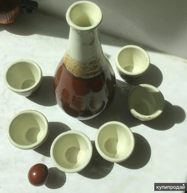 Фото Набор винтажный: штоф со стопками (керамика)