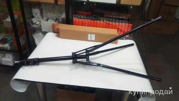 Студийная стойка LS-200 (170 см.) суперкомпакт сложенная 50 см