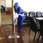 Фото №2 Услуги уборщиц,мойщиц окон.