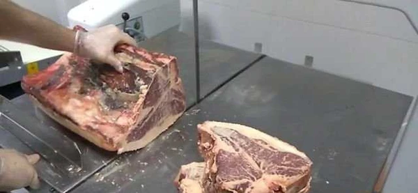 Фото Распил Мясо,упаковка в вакуумные пакеты