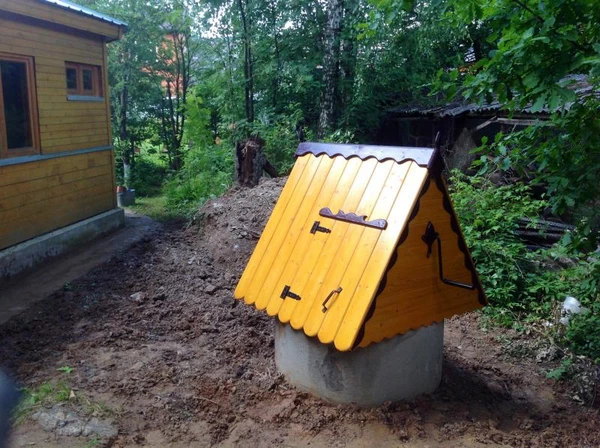 Фото Копаем под ключ колодцы и переливные септики из колец