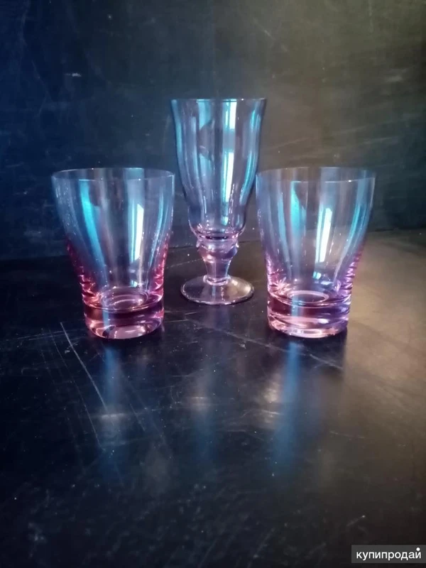 Фото Стаканы и фужер цветное (марганцевое) стекло СССР
