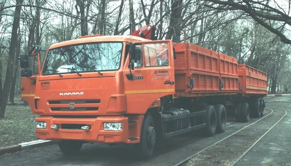 Фото Автопоезд самосвальный на шасси КАМАЗ 65115 с КМУ FASSI