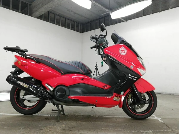 Фото Макси скутер Yamaha T-MAX 500 рама SJ02J модификация спортивный гв 2002 пробег 40 т.км красный