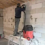 Штробление стен с пылесосом, электромонтаж