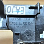 Фото №3 Накладка кнопки стеклоподъемника задняя (левая)- Honda Accord ) CL7, RL