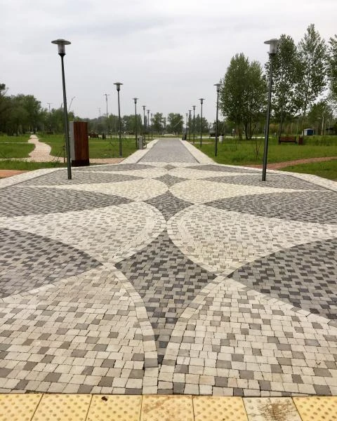 Фото Укладка тротуарной плитки.