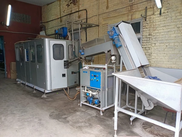 Фото Автомат для производства (выдува) ПЭТ-Бутылок А-3000