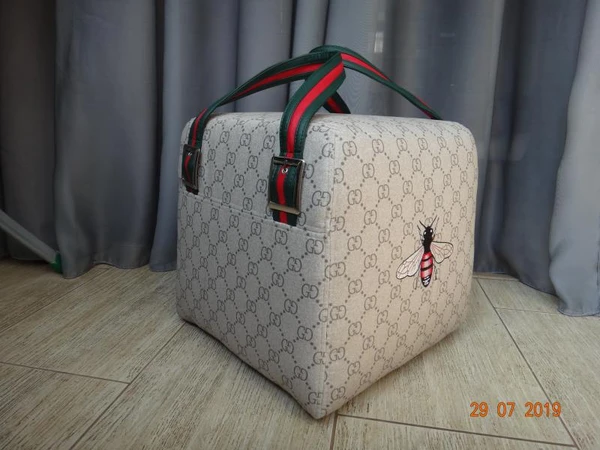 Фото Пуф дизайнерский " Сумка Gucci"