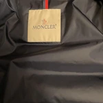 Фото №4 Пуховик Moncler