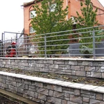 Фото №2 Переносные металлические дорожные ограждения, фан-барьеры