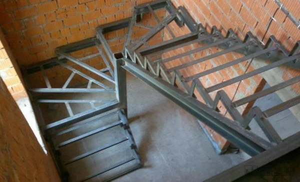 Фото ремонт в коттеджах,монтажные работы,