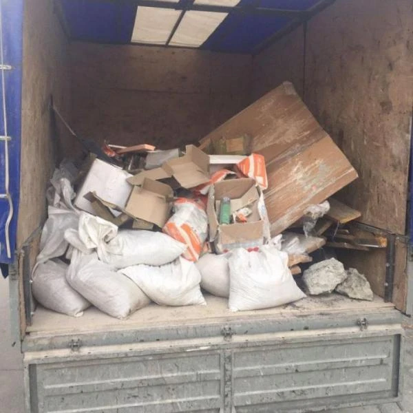 Фото Вывоз  мусора газелью с грузчиками