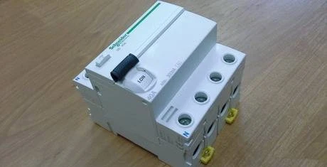 Фото Выключатель Schneider Electric ilD 40A 4P