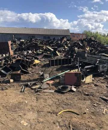 Фото Демонтаж металлолома вагонов, кораблей, ангаров