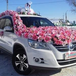 Фото №5 Украшения на свадебное авто.