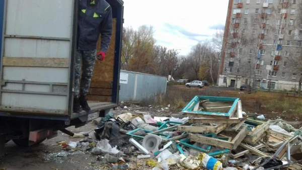 Фото Вывоз строительного и бытового мусора