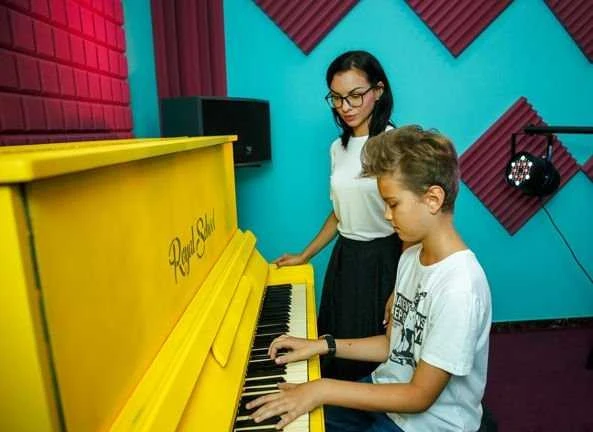 Фото Преподаватель по фортепиано и вокалу