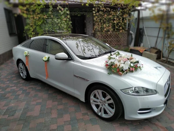 Фото Автомобиль на свадьбу