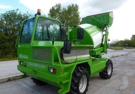 Фото Merlo DBM 2500 EV — самозагружающийся бетоносмеситель