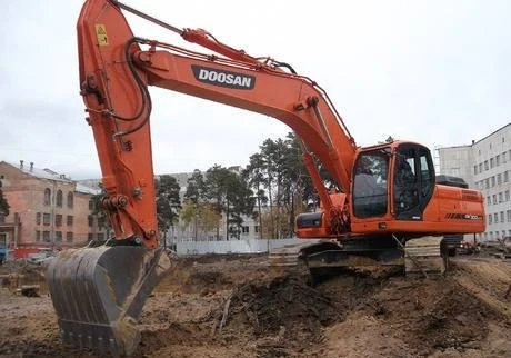 Фото Аренда гусеничного экскаватора Doosan 300