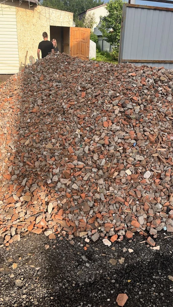 Фото Кирпичный бой/ дроблёный кирпич