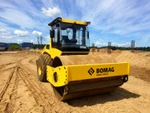 фото Грунтовой каток BOMAG BW 214 — 14,5 тонн