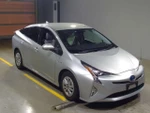 фото Лифтбек гибрид Toyota Prius кузов ZVW50 модификация S Safety Plus гв 2016