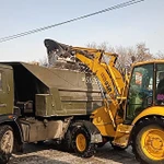 Услуги разнорабочих, трактор-экскаватор. Земельные работы в Барнауле